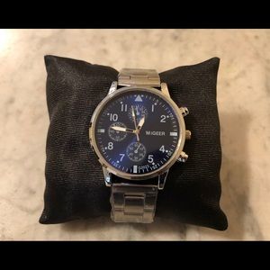 Luxury 42mm Quartz Watch